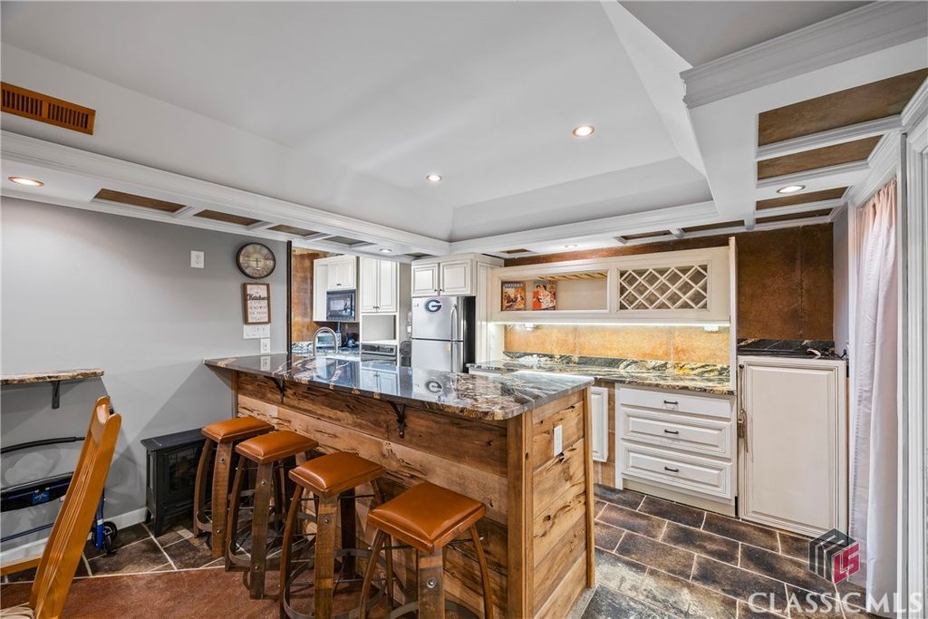 Image 44 of property listing at 1050 Summit Oaks Drive, Watkinsville, GA 30677