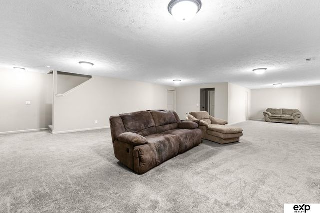 8714 S 102nd Street, La Vista, NE 68128