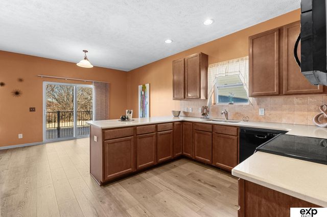 8714 S 102nd Street, La Vista, NE 68128