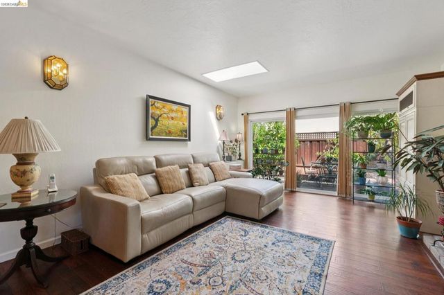 904 View Drive, Richmond, CA 94803