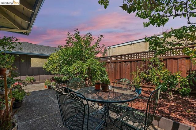 904 View Drive, Richmond, CA 94803