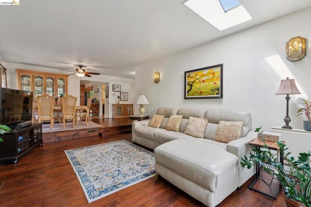 904 View Drive, Richmond, CA 94803