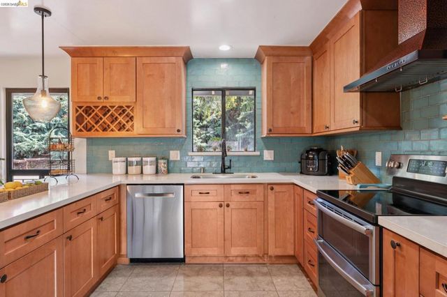 904 View Drive, Richmond, CA 94803