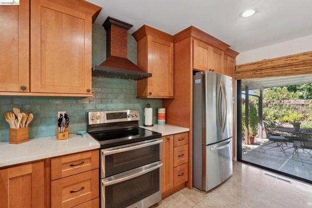 904 View Drive, Richmond, CA 94803