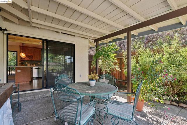 904 View Drive, Richmond, CA 94803