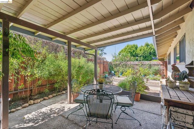904 View Drive, Richmond, CA 94803