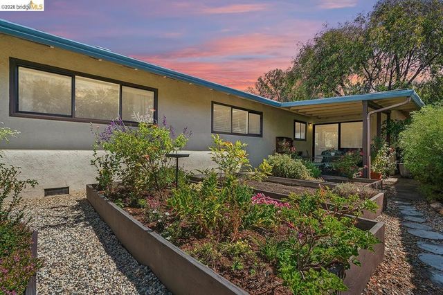 904 View Drive, Richmond, CA 94803