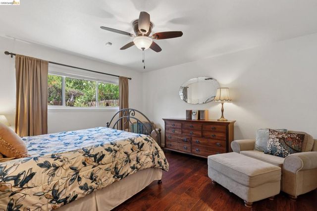 904 View Drive, Richmond, CA 94803