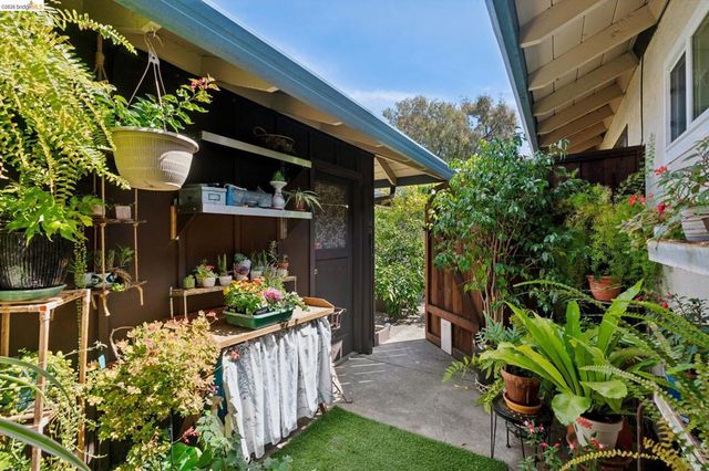 904 View Drive, Richmond, CA 94803