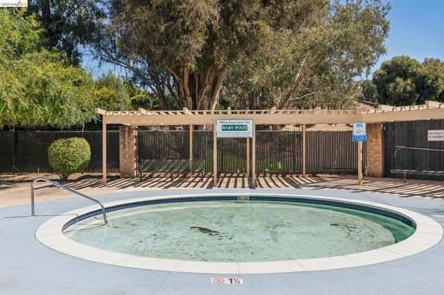 904 View Drive, Richmond, CA 94803
