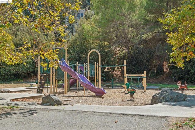 904 View Drive, Richmond, CA 94803