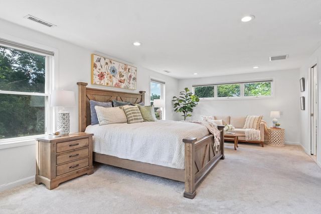 37 Newtown Rd, Acton, MA 01720