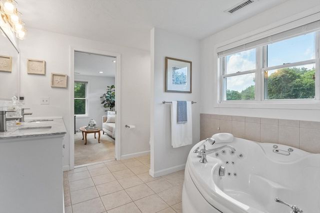 37 Newtown Rd, Acton, MA 01720