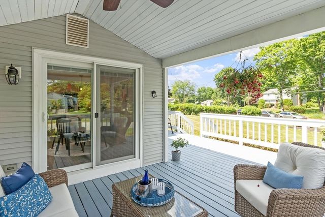 37 Newtown Rd, Acton, MA 01720