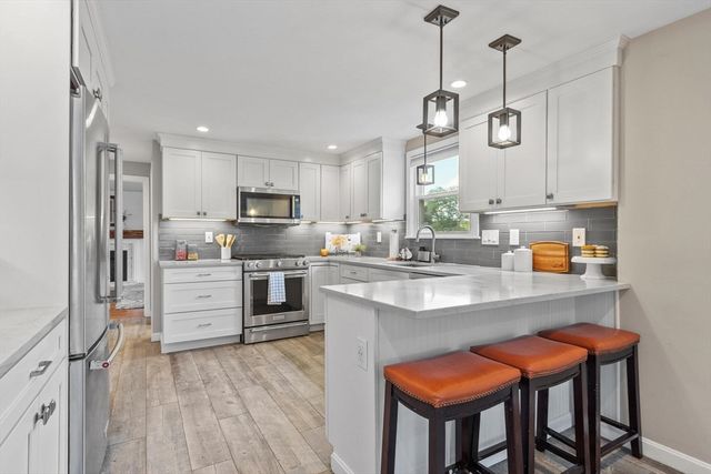 37 Newtown Rd, Acton, MA 01720