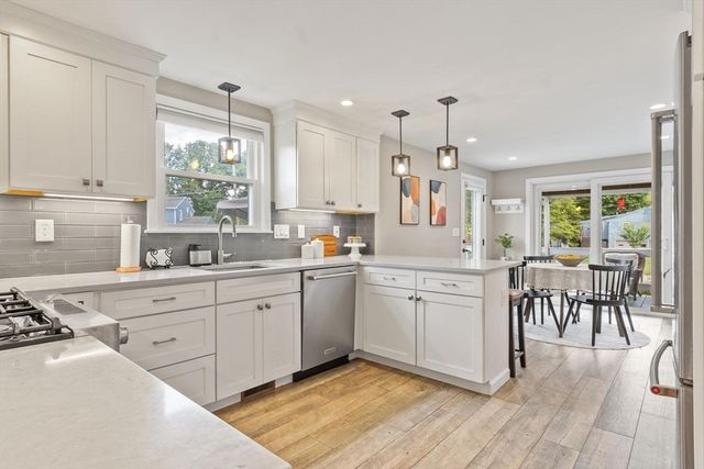 37 Newtown Rd, Acton, MA 01720