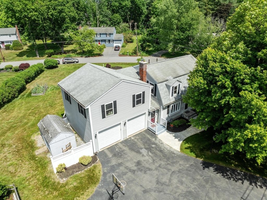 37 Newtown Rd, Acton, MA 01720