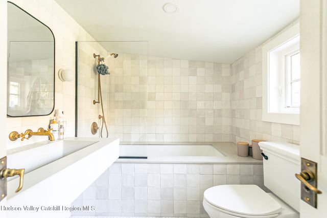 886 New York 9j, Stuyvesant, NY 12173