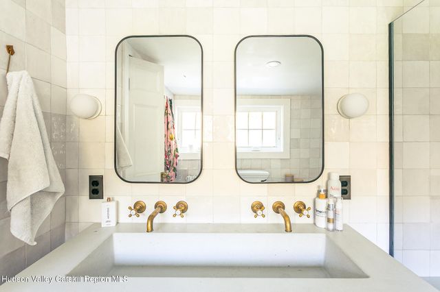 886 New York 9j, Stuyvesant, NY 12173