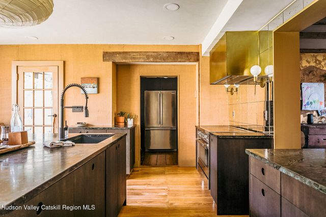 886 New York 9j, Stuyvesant, NY 12173