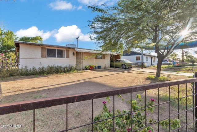 1837 E PLEASANT Lane, Phoenix, AZ 85042