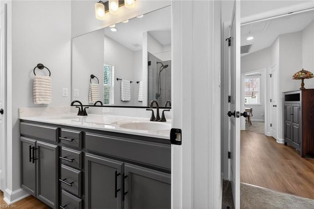 2009 Laycock Ln Unit 102, Suffolk, VA 23435