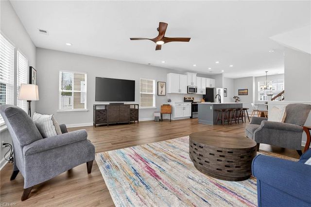 2009 Laycock Ln Unit 102, Suffolk, VA 23435