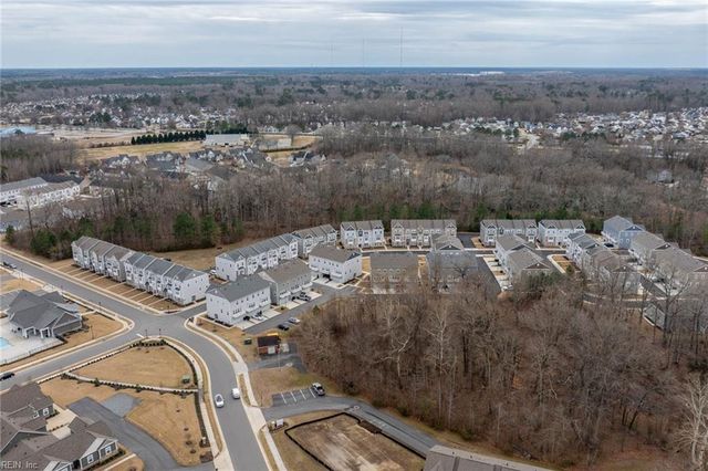 2009 Laycock Ln Unit 102, Suffolk, VA 23435