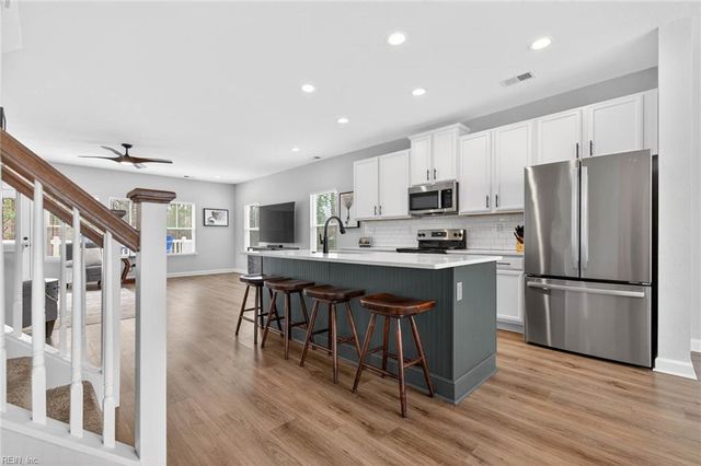 2009 Laycock Ln Unit 102, Suffolk, VA 23435