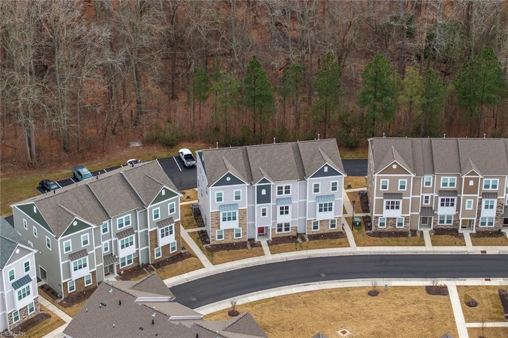 2009 Laycock Ln Unit 102, Suffolk, VA 23435