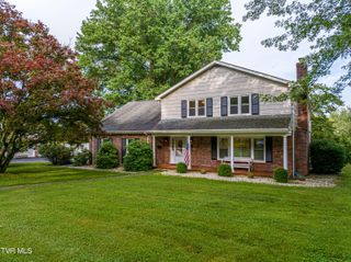 142 Northeast Hillside Drive, Abingdon, VA 24210