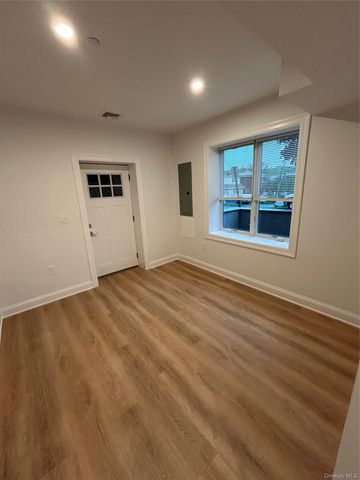 61 Adelphi Avenue 63, Harrison, NY 10528