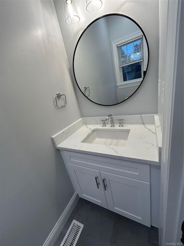 61 Adelphi Avenue 63, Harrison, NY 10528