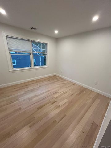 61 Adelphi Avenue 63, Harrison, NY 10528