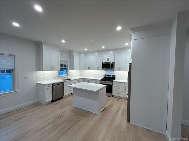 61 Adelphi Avenue 63, Harrison, NY 10528