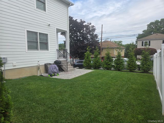 61 Adelphi Avenue 63, Harrison, NY 10528