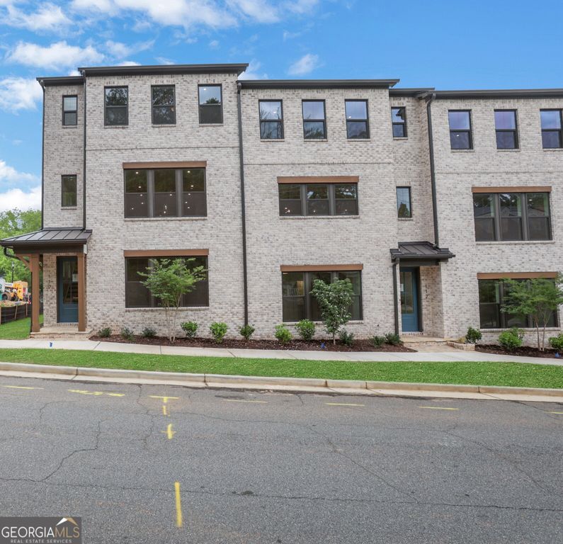 110 Bridgecrest Road, Roswell, GA 30075
