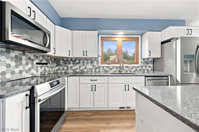 4837 leigh Avenue NW, Canton, OH 44709