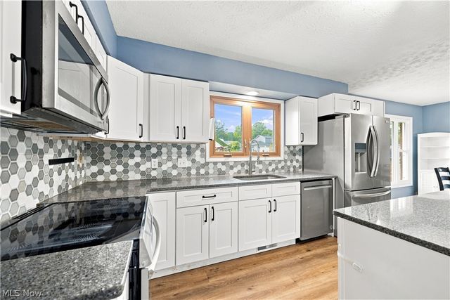 4837 leigh Avenue NW, Canton, OH 44709