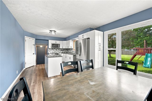 4837 leigh Avenue NW, Canton, OH 44709