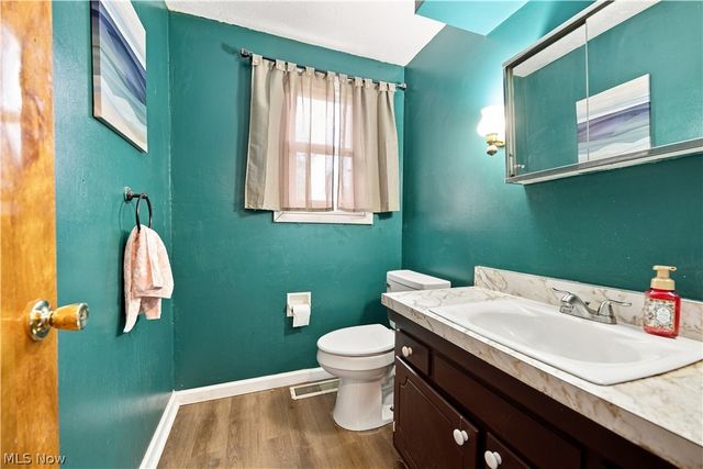4837 leigh Avenue NW, Canton, OH 44709