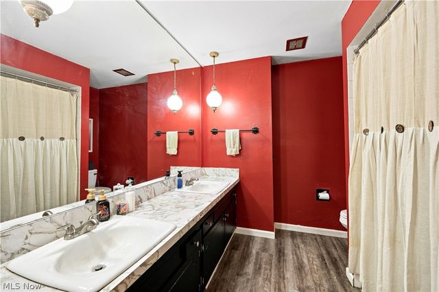 4837 leigh Avenue NW, Canton, OH 44709