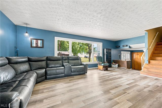 4837 leigh Avenue NW, Canton, OH 44709