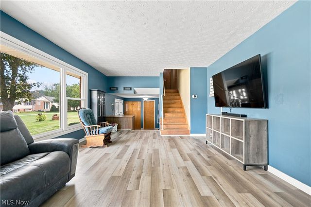 4837 leigh Avenue NW, Canton, OH 44709