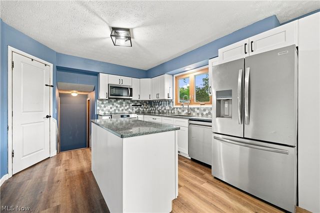 4837 leigh Avenue NW, Canton, OH 44709