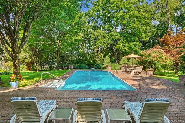 730 Fieldstone Court, Yorktown Heights, NY 10598