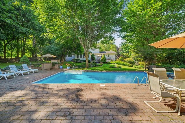 730 Fieldstone Court, Yorktown Heights, NY 10598
