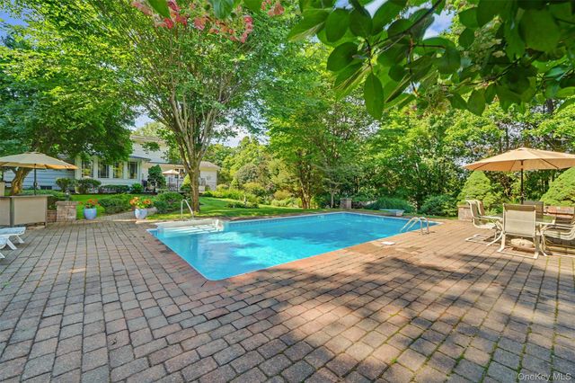 730 Fieldstone Court, Yorktown Heights, NY 10598