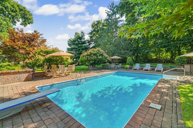 730 Fieldstone Court, Yorktown Heights, NY 10598