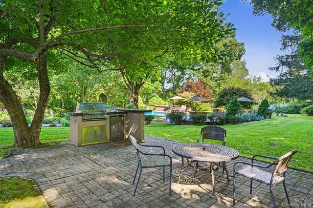 730 Fieldstone Court, Yorktown Heights, NY 10598